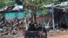 Tentara Tentara Pembebasan Nasional Karen (KNLA) berpatroli di Myawaddy, kota perbatasan Thailand-Myanmar di bawah kendali koalisi pasukan pemberontak yang dipimpin oleh Persatuan Nasional Karen, di Myanmar, 15 April 2024.