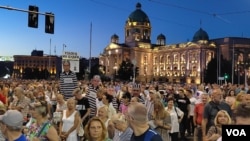 ARHIVA - Učesnici protesne šetnje tokom 18. protesta Srbija protiv nasilja, u Beogradu, 2. septembra 2023. (Foto: FoNet)