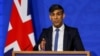 Perdana Menteri Inggris Rishi Sunak dalam konferensi pers di Downing Street, London, Inggris, 22 April 2024. (REUTERS/Toby Melville/Pool)