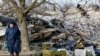 FILE - Sebuah bangunan hancur yang konon pernah digunakan untuk menampung tentara Rusia di Makiivka, Ukraina yang dikuasai Rusia, 10 Januari 2023. (REUTERS/Alexander Ermochenko)