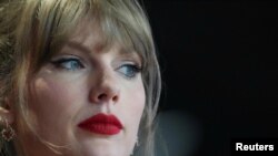 ARCHIVO - La cantante Taylor Swift durante la final de la Super Bowl, en Paradise, Nevada, en febrero de 2024.