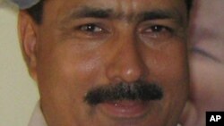 فوکس نيوز ادعا کړي دپيښوردسنټرل جيل نه په مرکه کې ډاکټر شکيل افريدي وییلي په جيل کې ائي ايس ائي پرله پسې دسزا او د سختو پلټنو نظام برقراره ساتلى