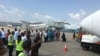 Les passagers sont fouillés avant un vol à l'aéroport international Nnamdi Azikiwe à Abuja, au Nigeria, le 15 octobre 2016. (Photo: AP/Sunday Alamba/archives)