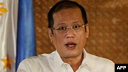 Tổng thống Aquino nói chính phủ ông sẵn sàng mua thêm vũ khí và đưa vấn đề chủ quyền ra trước một tòa án của Liên Hiệp Quốc
