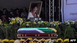 Akwatin gawar Winnie Mandela lullube da tutar Afirka ta Kudu