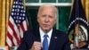 Le président américain Joe Biden s'exprime lors d'un discours à la nation sur sa décision de ne pas se représenter, dans le bureau ovale de la Maison Blanche à Washington, DC, le 24 juillet 2024.