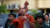 រូបឯកសារ៖ លោក James Ricketson និយាយទៅកាន់អ្នកសារព័ត៌មាននៅឯតុលាការកំពូល នៅរាជធានីភ្នំពេញ កាលពីថ្ងៃទី១៧ ខែមករា ឆ្នាំ២០១៨។
