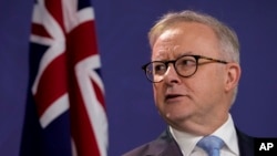 Perdana Menteri Australia Anthony Albanese menggelar konferensi pers di Sydney, Australia, pada 20 Desember 2023. (Foto: AP/Mark Baker)