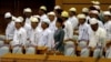 រូបឯកសារ៖ អ្នកស្រី Aung San Suu Kyi មេដឹកនាំ​គណបក្ស​សម្ព័ន្ធ​ជាតិ​ដើម្បី​លទ្ធិប្រជាធិបតេយ្យ (NLD) ចូលរួម​នៅក្នុង​ការប្រជុំ​សភា​លើកដំបូង​របស់​មីយ៉ាន់ម៉ា បន្ទាប់ពី​ការបោះឆ្នោត​ថ្ងៃទី៨ ខែវិច្ឆិកា នៅ​វិមាន​សភា​ជាន់​ទាប​ក្នុង​ទីក្រុង Naypyitaw កាលពី​ថ្ងៃទី១៦ ខែវិច្ឆិកា ឆ្នាំ២០១៥។